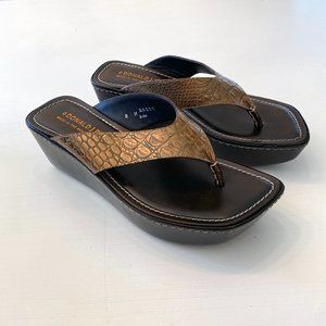 Donald J Pliner Bronze Snakeskin Wedge Platform Sandal Sassy Size 8 M